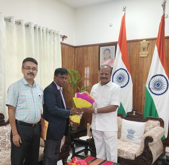 Dr. A. Ranganath, Registrar and Dr. P.R. Borthakur , Dean, Faculty of Science and Technology  of The ICFAI University, Tripura had met with Hon’ble Governor of Tripura and also the Visitor of The ICFAI University,  Tripura Mr. Indrasena Reddy Nallu.